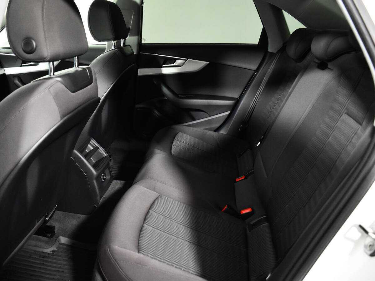 Audi A4 б/у, 2016, Роботизированная. Фото: #9