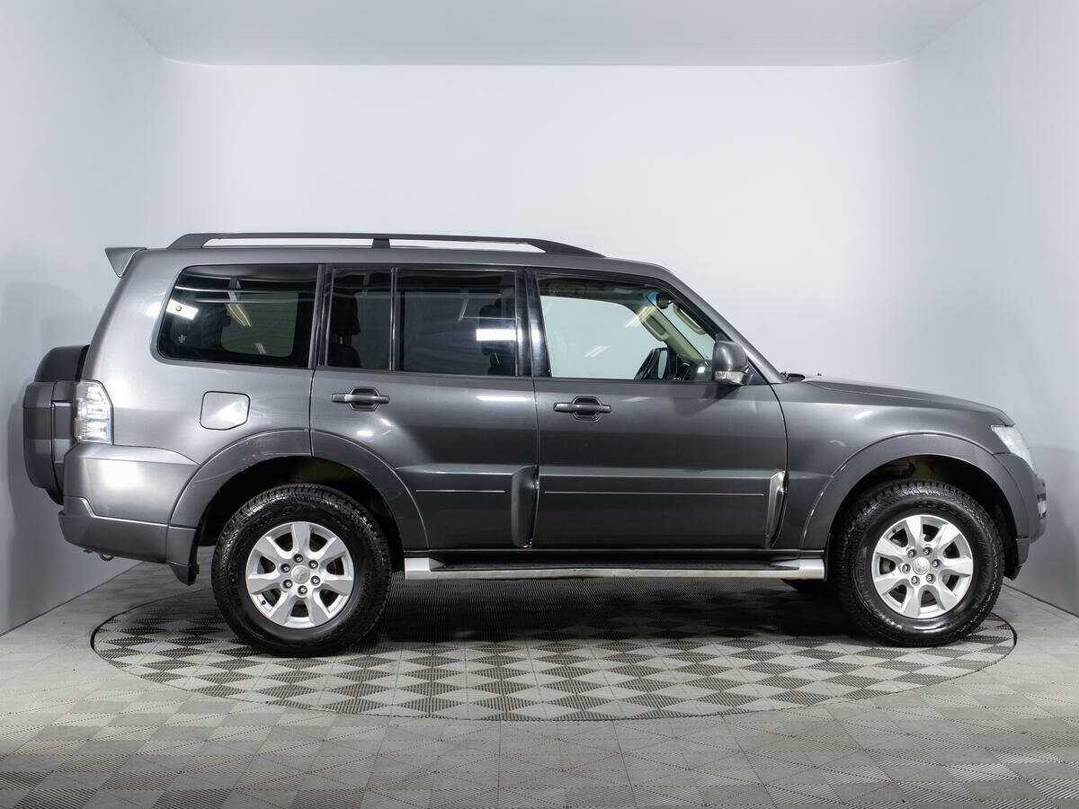 Mitsubishi Pajero б/у, 2017, Автоматическая. Фото: #3