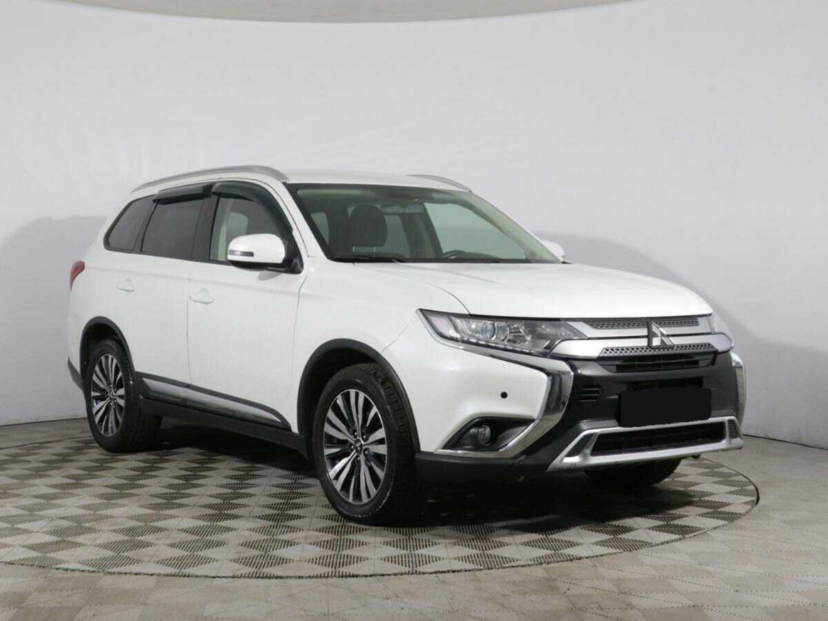 Mitsubishi Outlander б/у, 2019, Вариатор. Фото: #2