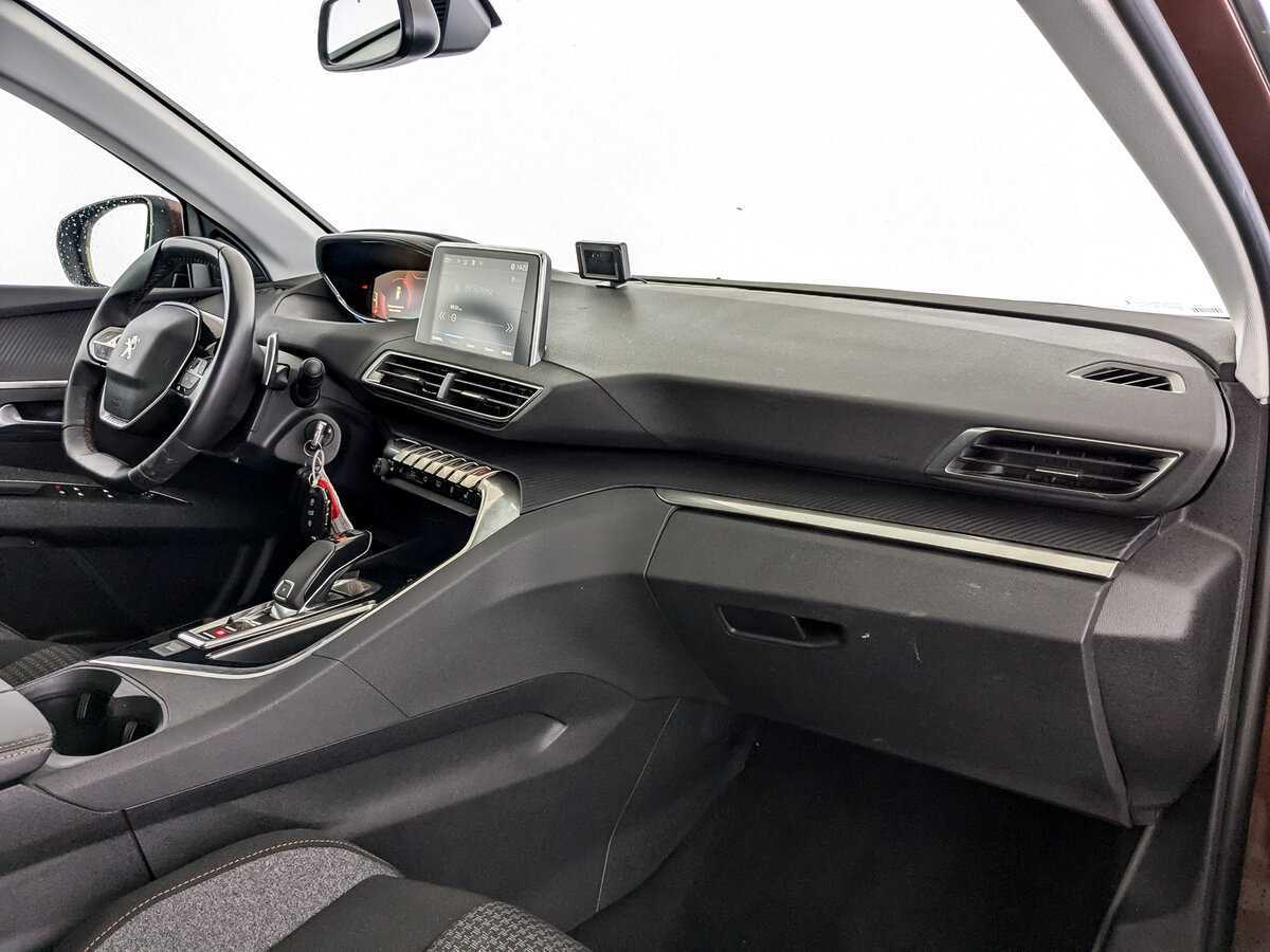 Peugeot 3008 б/у, 2017, Автоматическая. Фото: #8