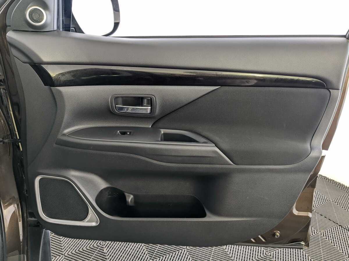 Mitsubishi Outlander б/у, 2022, Вариатор. Фото: #14