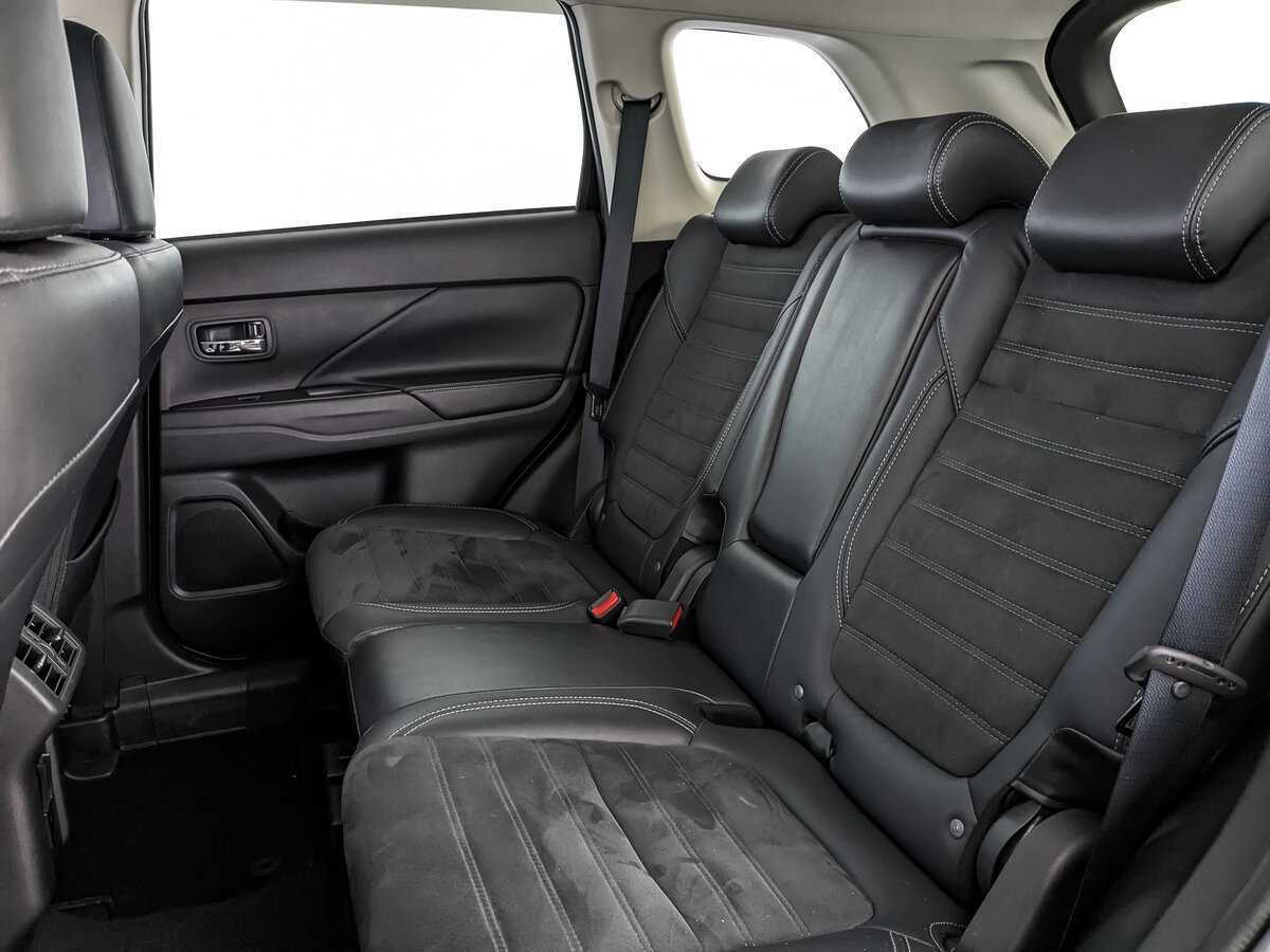 Mitsubishi Outlander б/у, 2022, Вариатор. Фото: #13