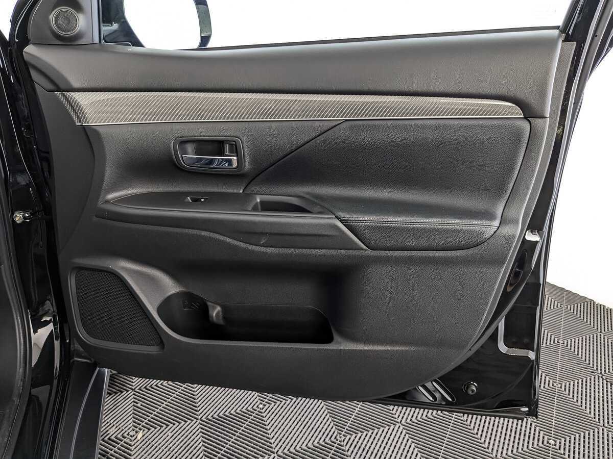 Mitsubishi Outlander б/у, 2022, Вариатор. Фото: #20