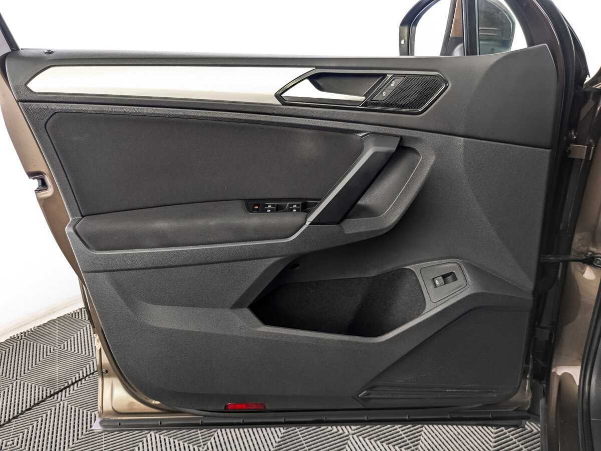 Volkswagen Tiguan б/у, 2017, Роботизированная. Фото: #14