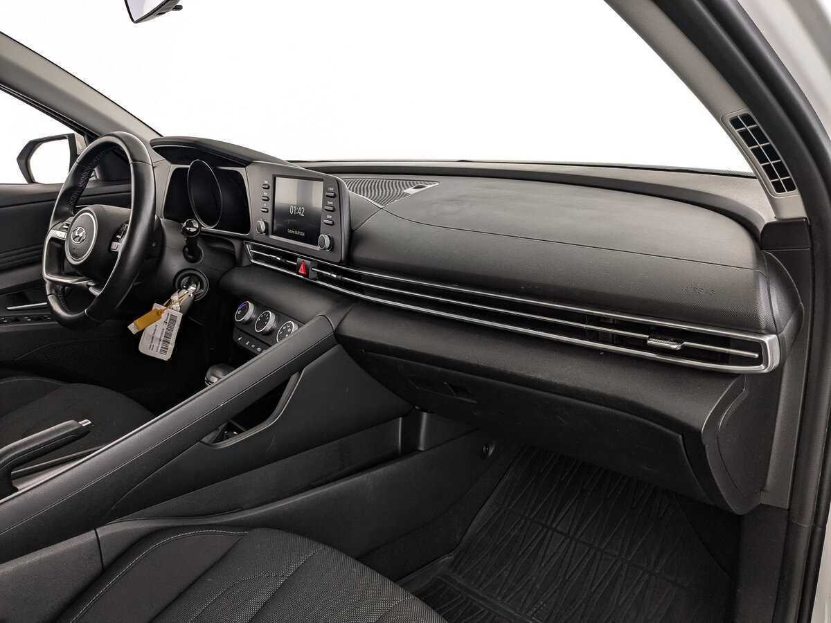 Hyundai Elantra б/у, 2021, Автоматическая. Фото: #8