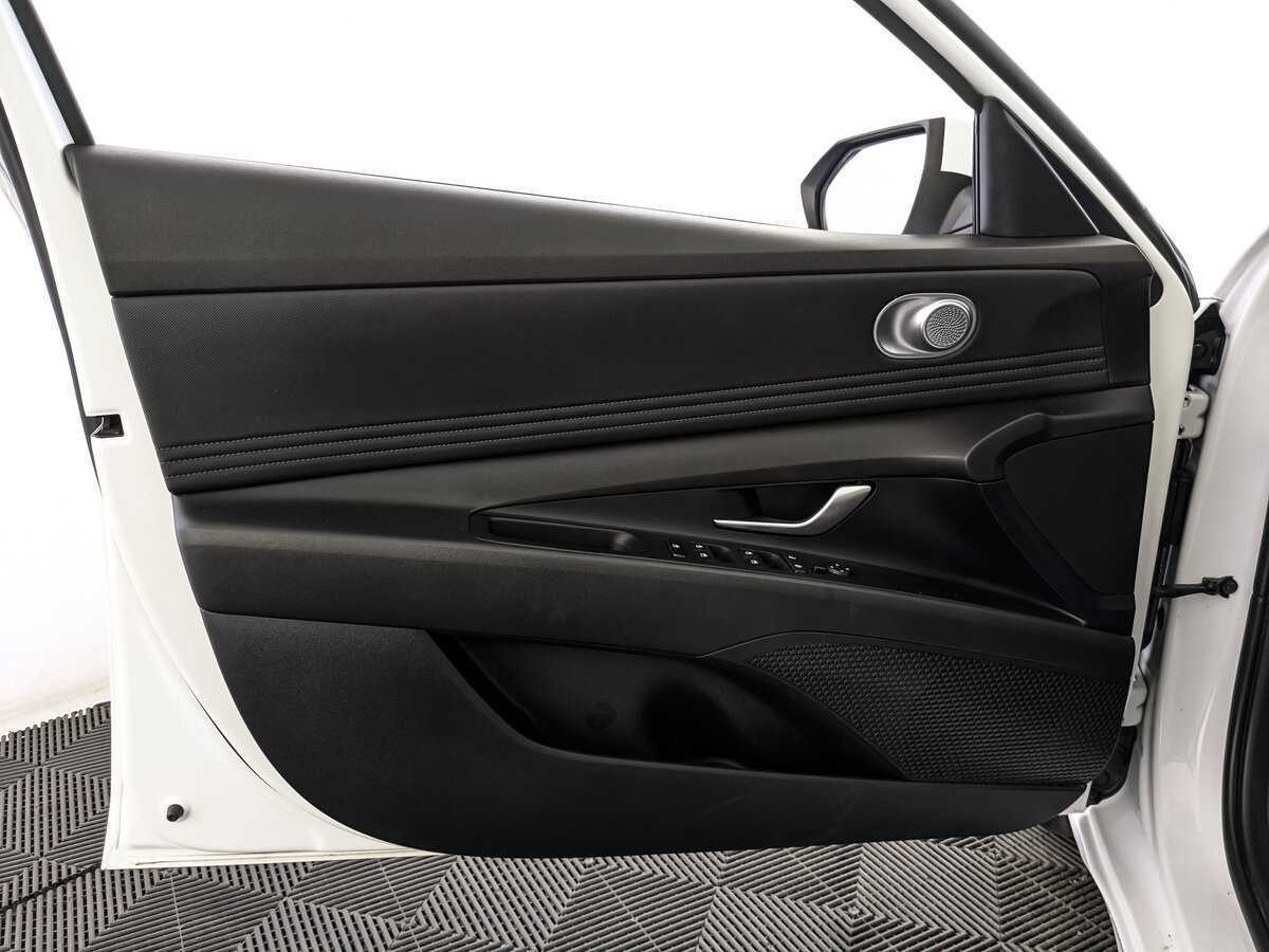 Hyundai Elantra б/у, 2022, Автоматическая. Фото: #14