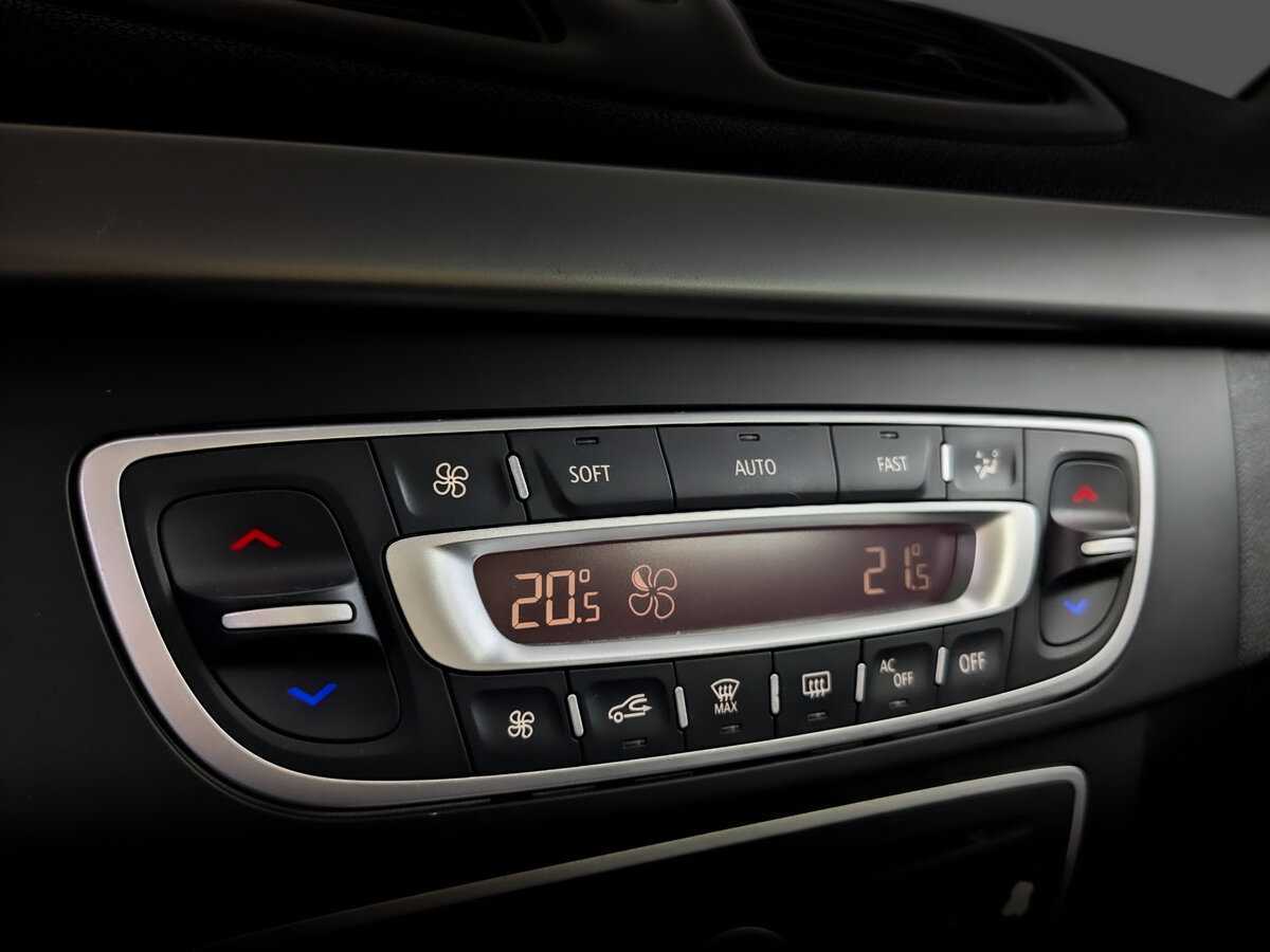 Renault Fluence б/у, 2012, Автоматическая. Фото: #20