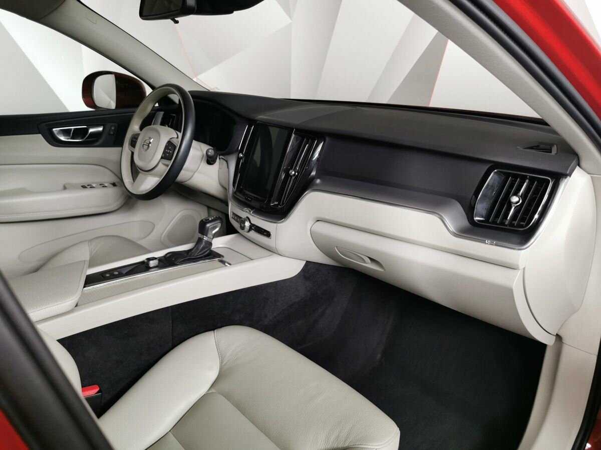 Volvo XC60 б/у, 2018, Автоматическая. Фото: #8