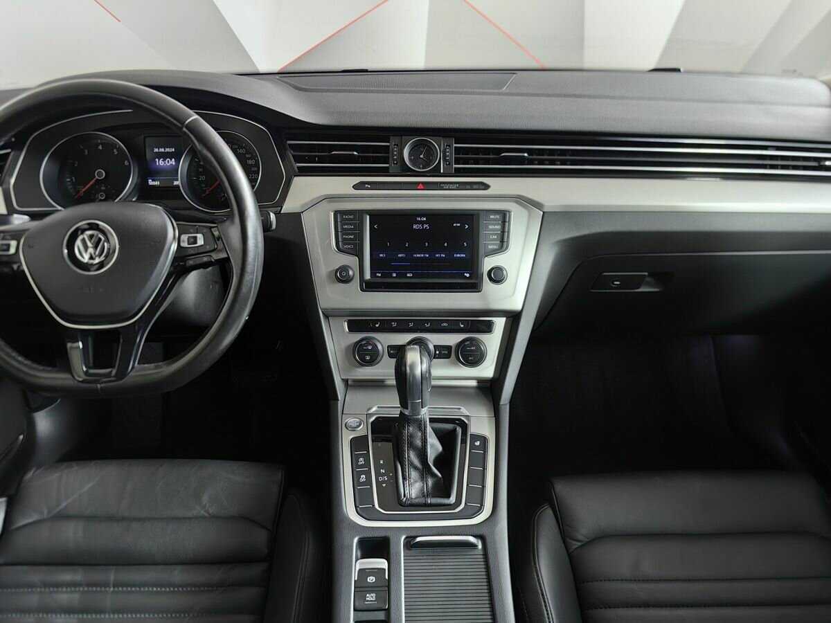 Volkswagen Passat б/у, 2017, Роботизированная. Фото: #10