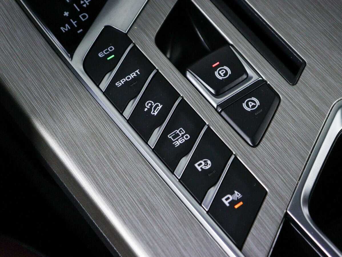 Geely Coolray б/у, 2023, Роботизированная. Фото: #16