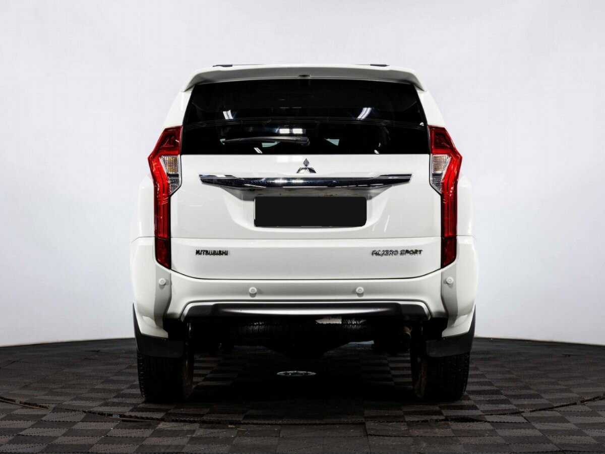 Mitsubishi Pajero Sport б/у, 2017, Автоматическая. Фото: #4