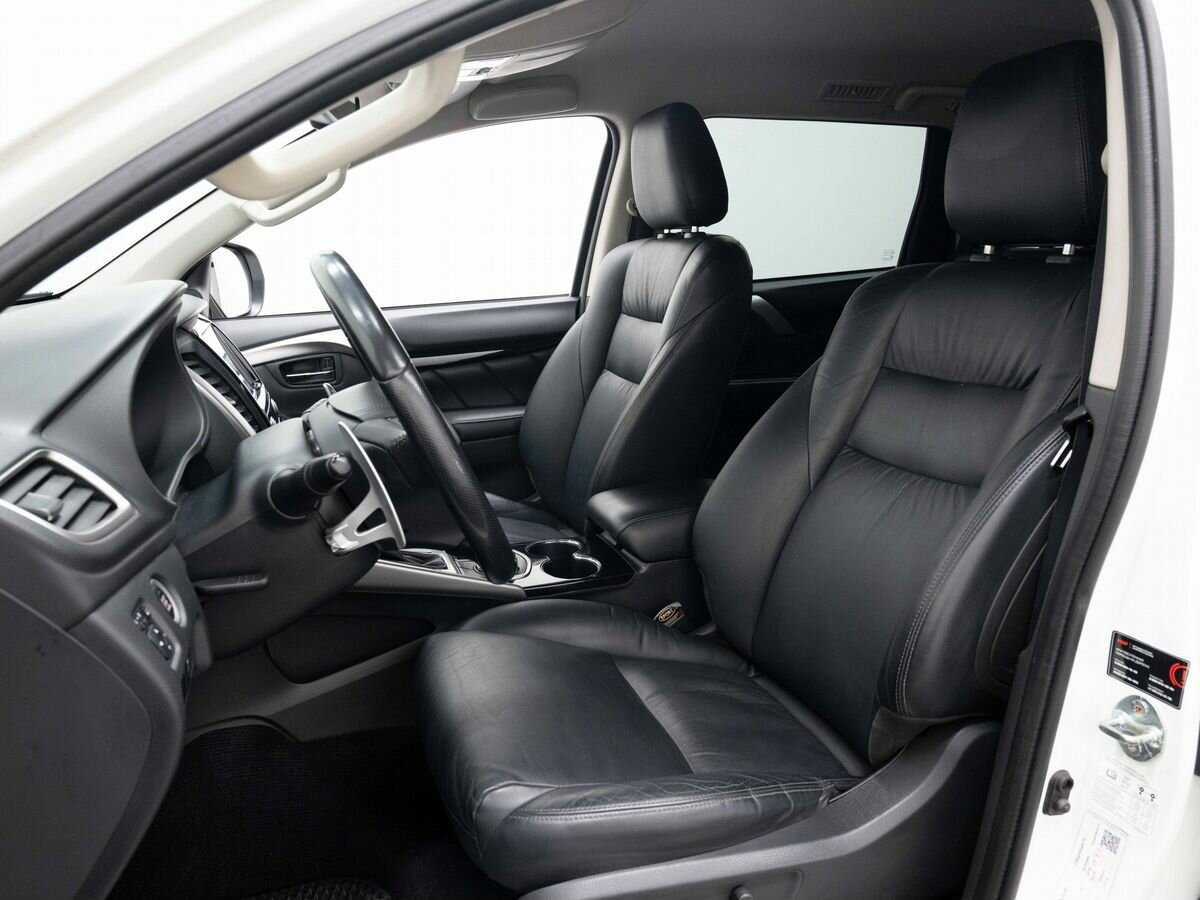 Mitsubishi Pajero Sport б/у, 2017, Автоматическая. Фото: #7