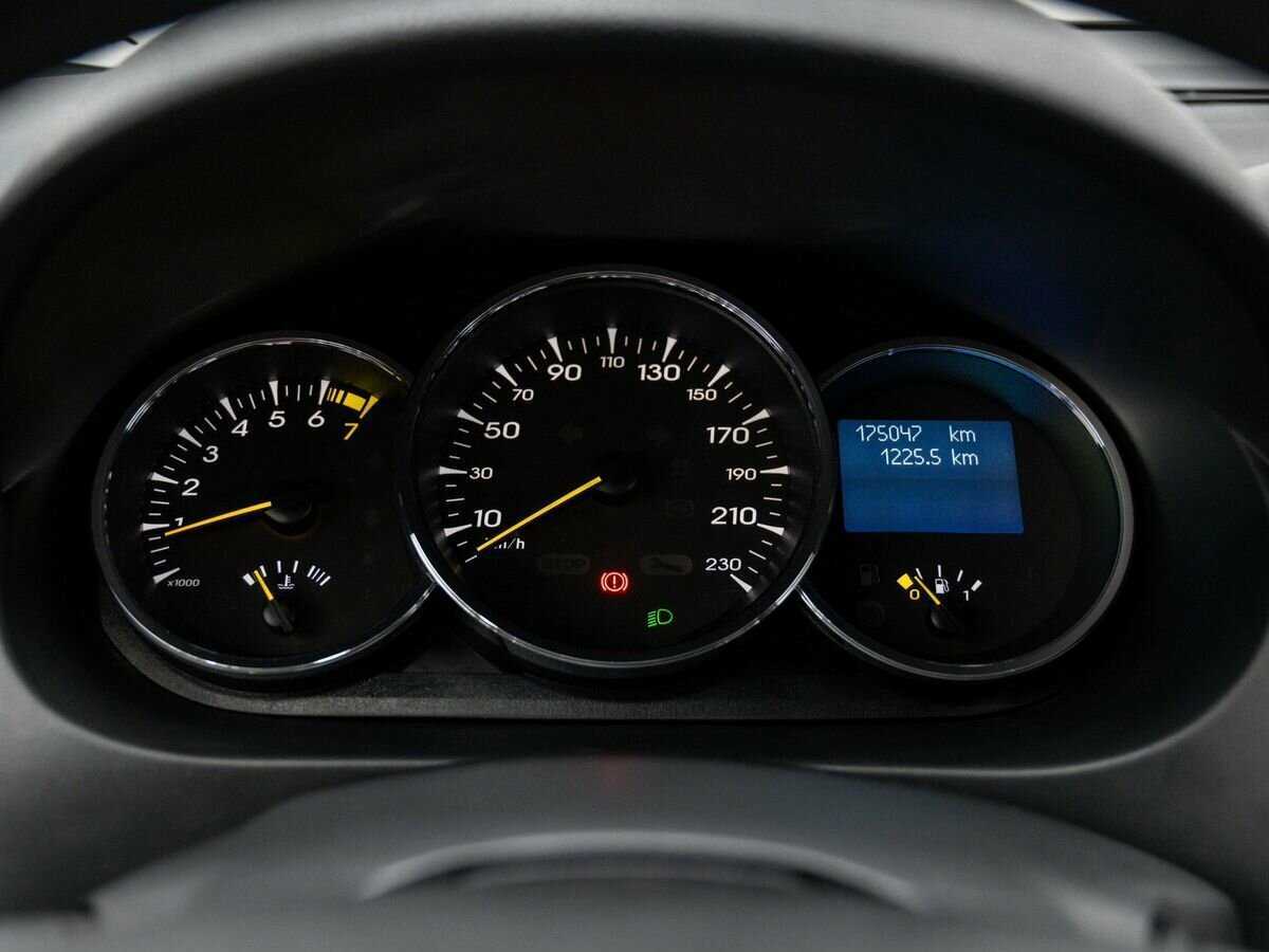 Renault Fluence б/у, 2013, Механическая. Фото: #19