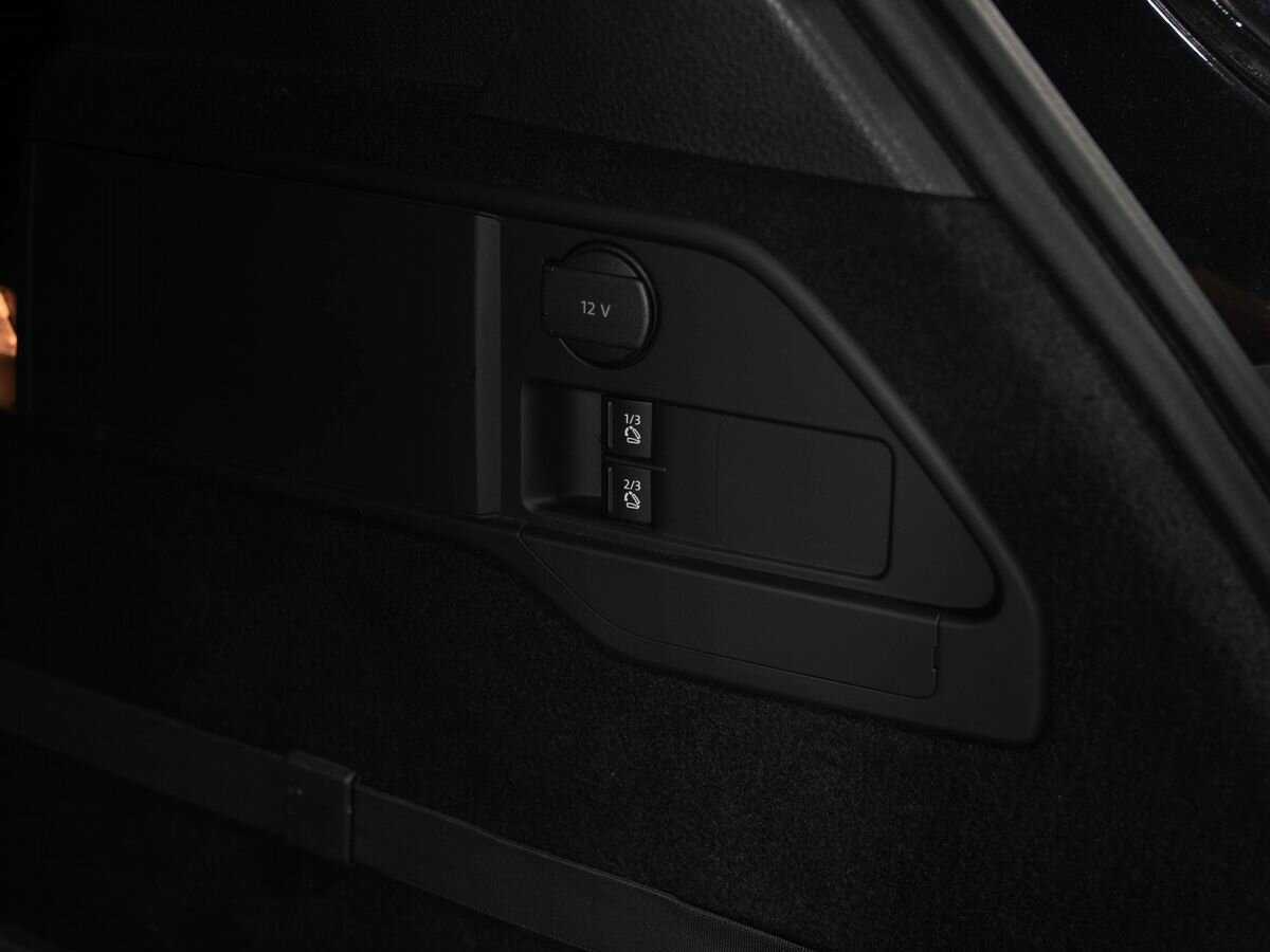 Volkswagen Touareg б/у, 2016, Автоматическая. Фото: #22