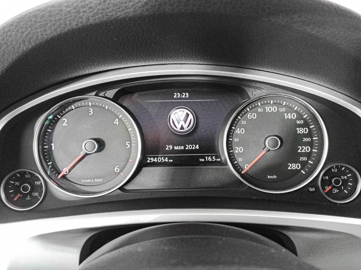 Volkswagen Touareg б/у, 2013, Автоматическая. Фото: #10