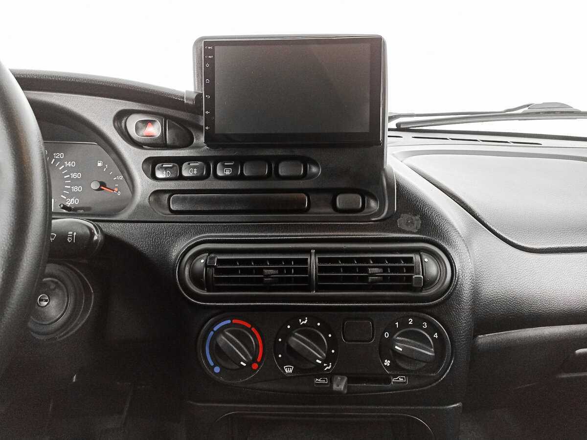 Chevrolet Niva б/у, 2015, Механическая. Фото: #10