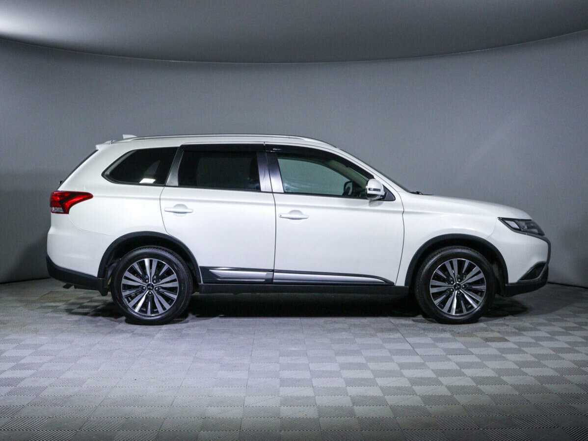 Mitsubishi Outlander б/у, 2018, Вариатор. Фото: #3