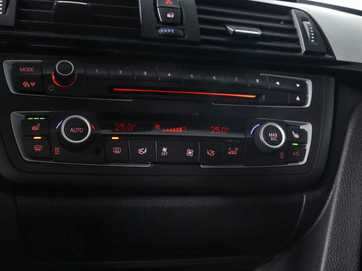 BMW 3 серии б/у, 2015, Автоматическая. Фото: #17