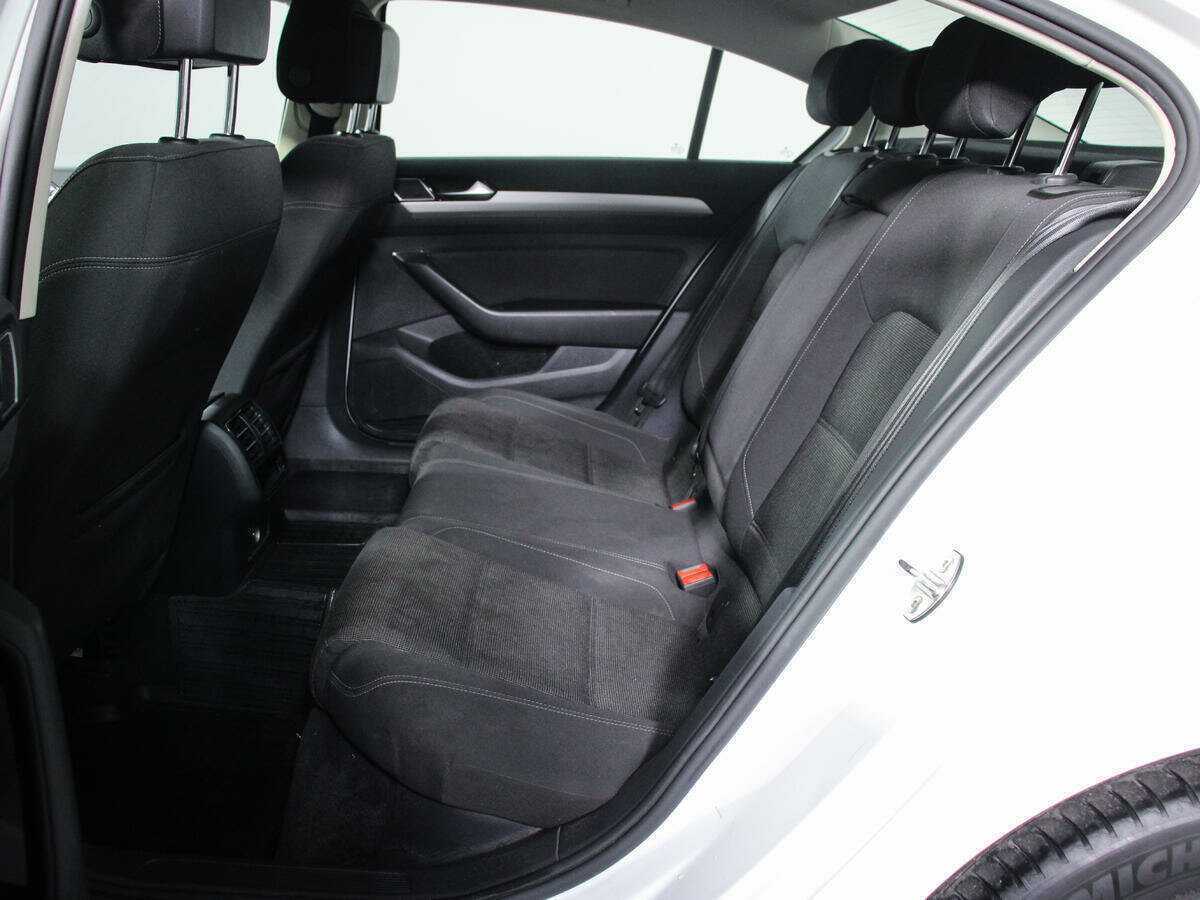 Volkswagen Passat б/у, 2018, Роботизированная. Фото: #9