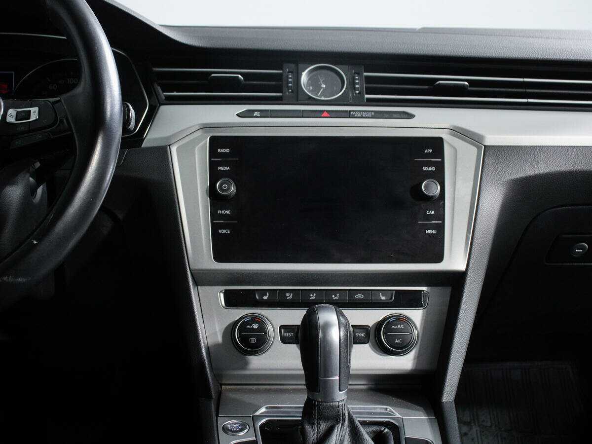 Volkswagen Passat б/у, 2018, Роботизированная. Фото: #12