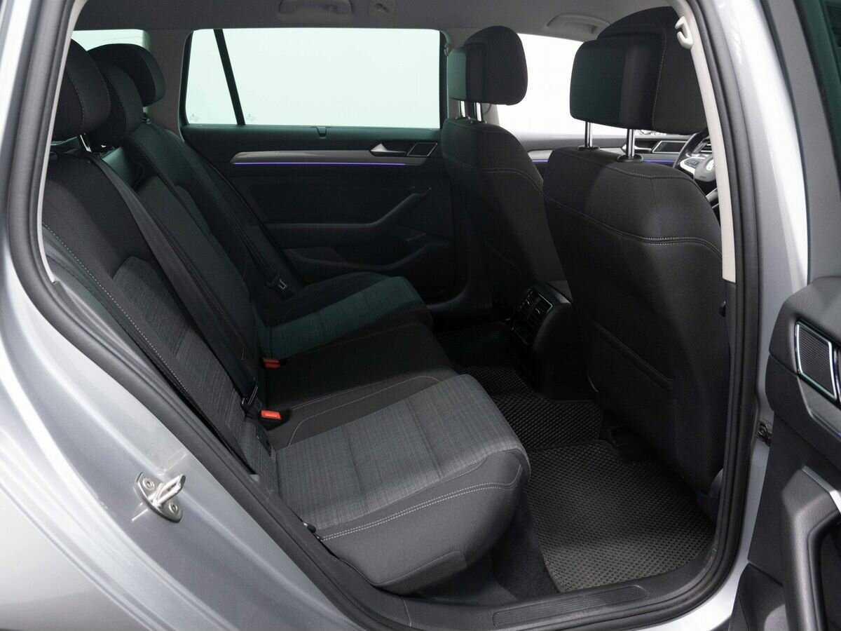 Volkswagen Passat б/у, 2020, Роботизированная. Фото: #11