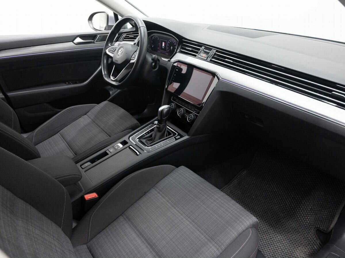 Volkswagen Passat б/у, 2020, Роботизированная. Фото: #12