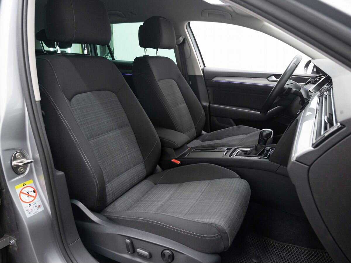 Volkswagen Passat б/у, 2020, Роботизированная. Фото: #13