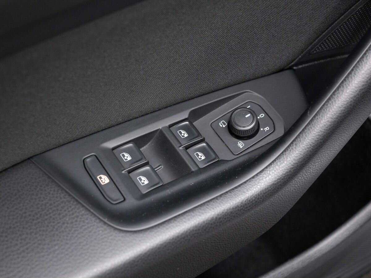 Volkswagen Passat б/у, 2020, Роботизированная. Фото: #18