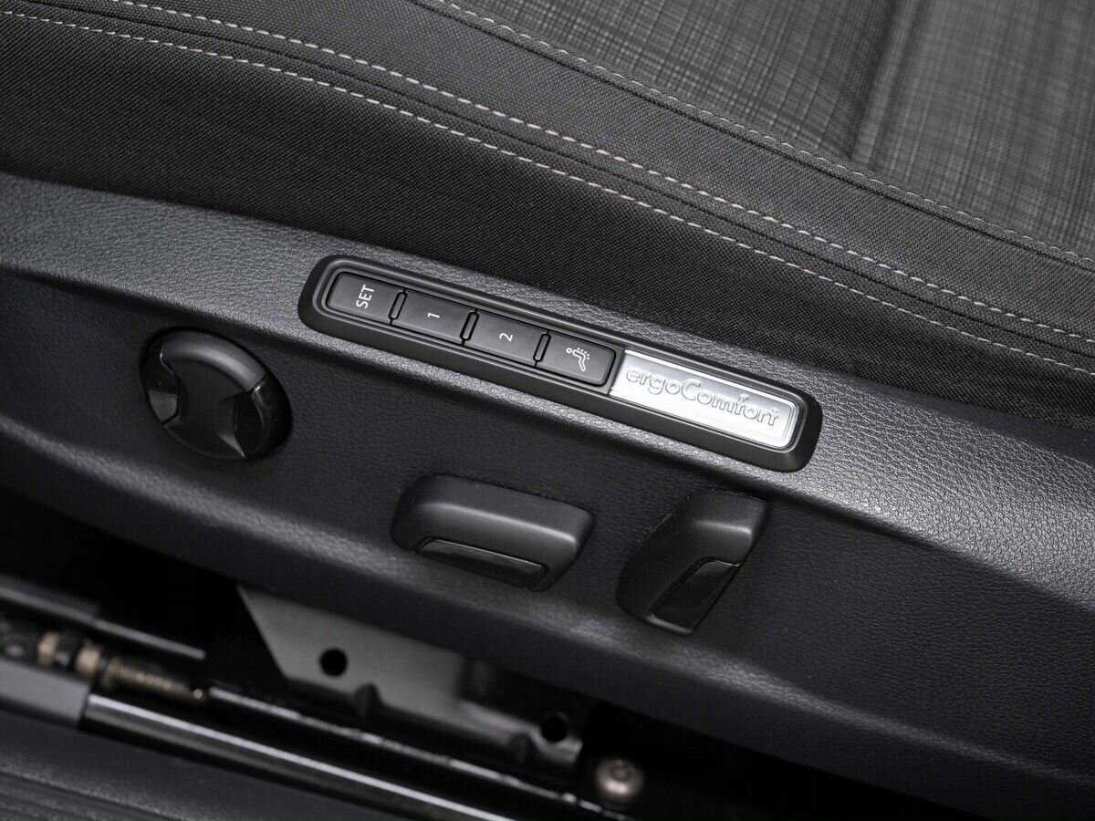 Volkswagen Passat б/у, 2020, Роботизированная. Фото: #20