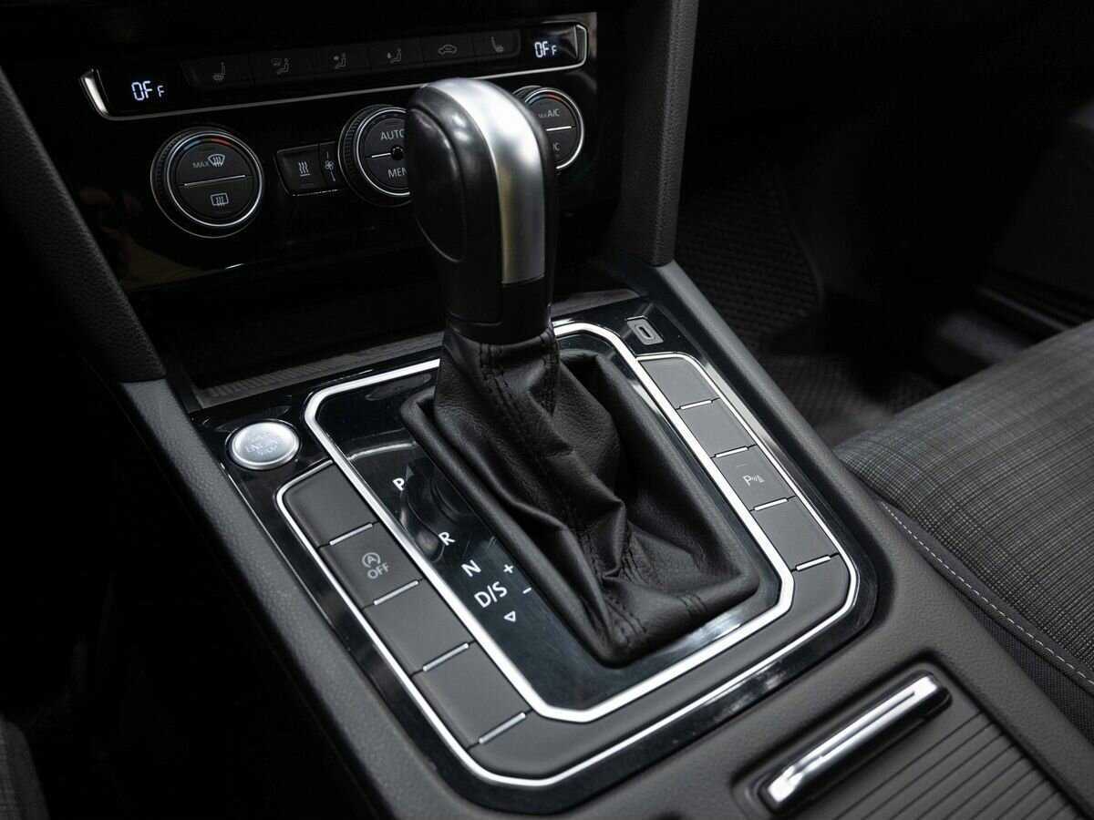 Volkswagen Passat б/у, 2020, Роботизированная. Фото: #21