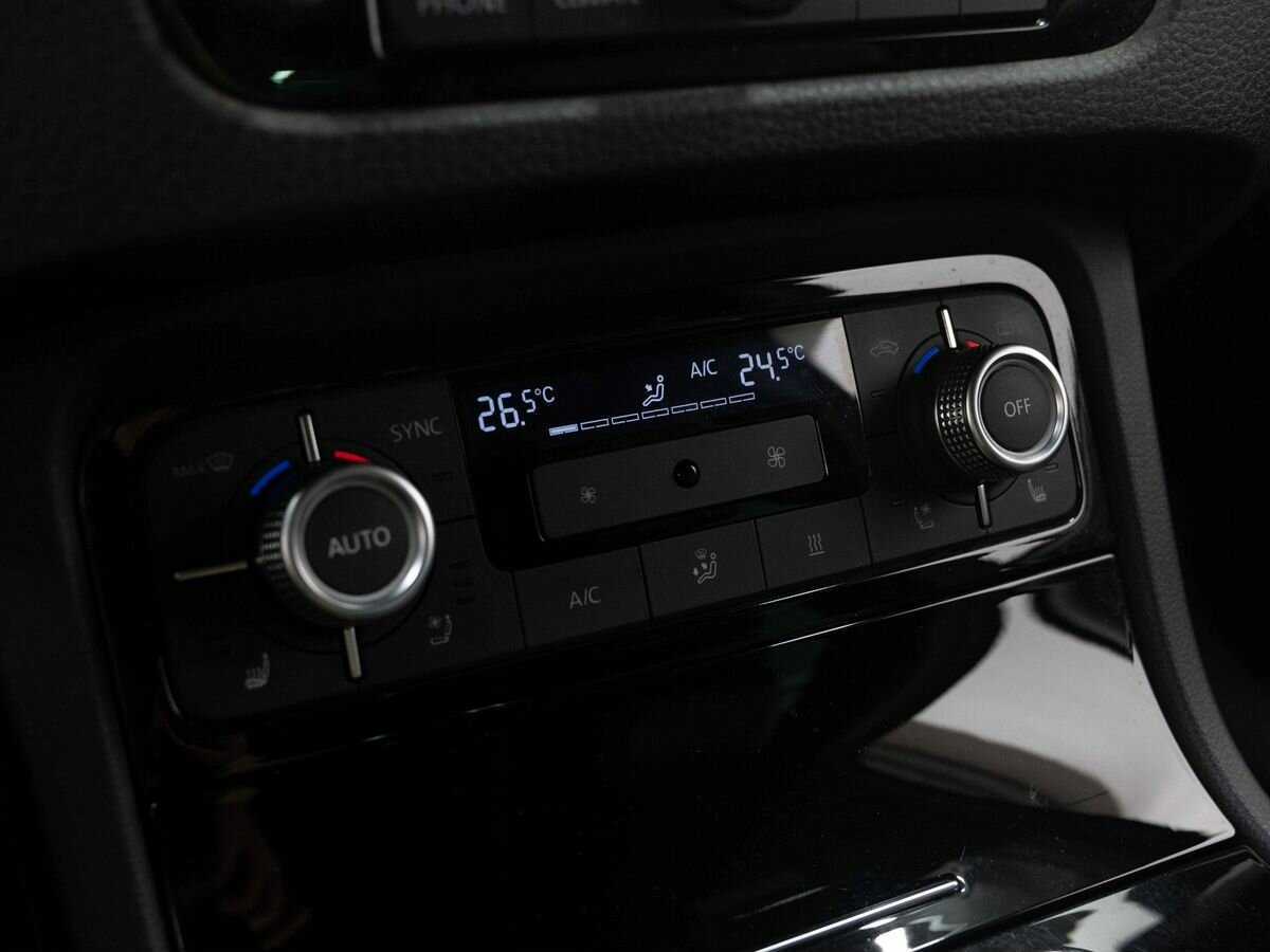 Volkswagen Touareg б/у, 2017, Автоматическая. Фото: #22