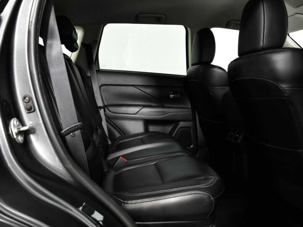 Mitsubishi Outlander б/у, 2018, Вариатор. Фото: #9