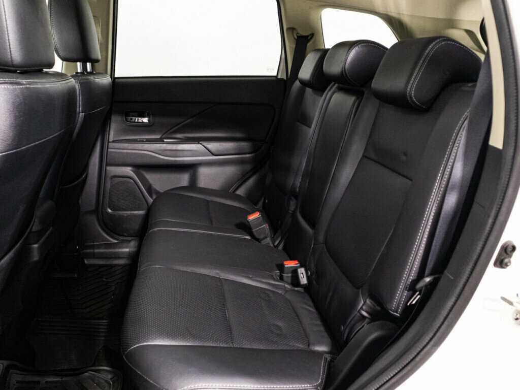 Mitsubishi Outlander б/у, 2018, Вариатор. Фото: #9