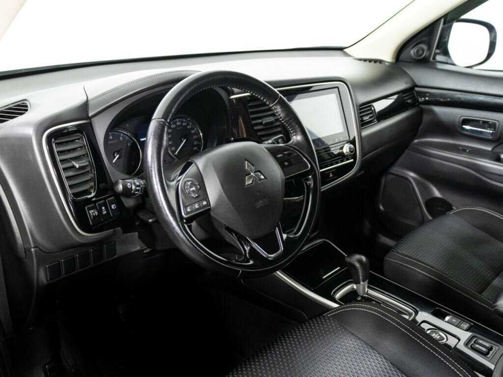 Mitsubishi Outlander б/у, 2021, Вариатор. Фото: #10