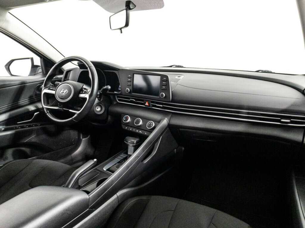 Hyundai Elantra б/у, 2021, Автоматическая. Фото: #8