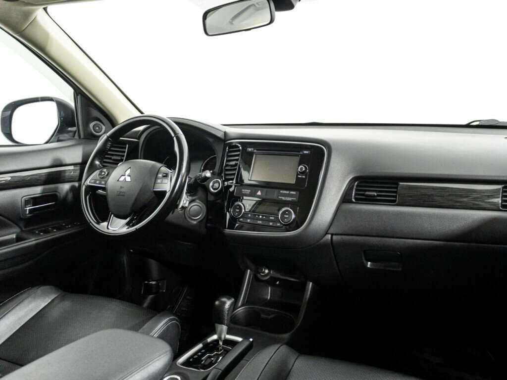 Mitsubishi Outlander б/у, 2016, Вариатор. Фото: #8