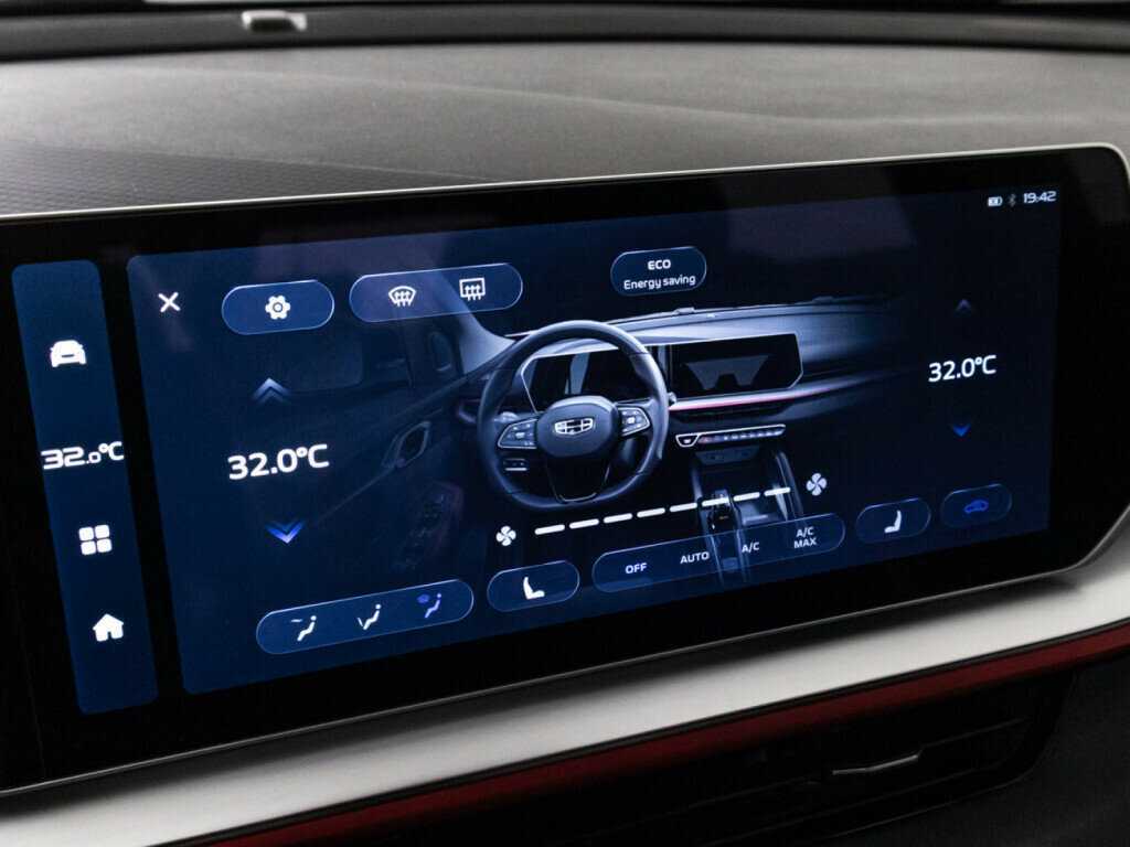 Geely Coolray б/у, 2023, Роботизированная. Фото: #19