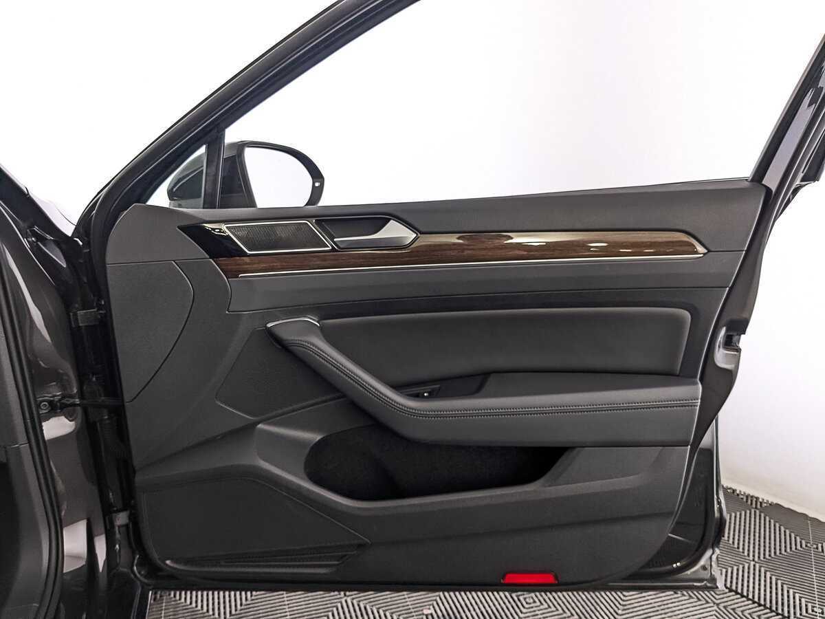 Volkswagen Passat б/у, 2019, Роботизированная. Фото: #24