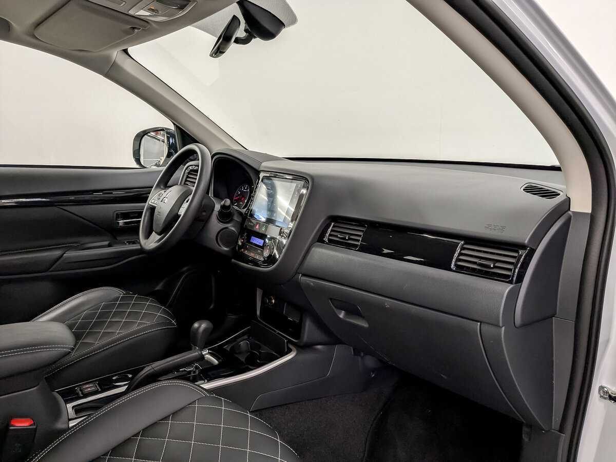 Mitsubishi Outlander б/у, 2022, Вариатор. Фото: #10