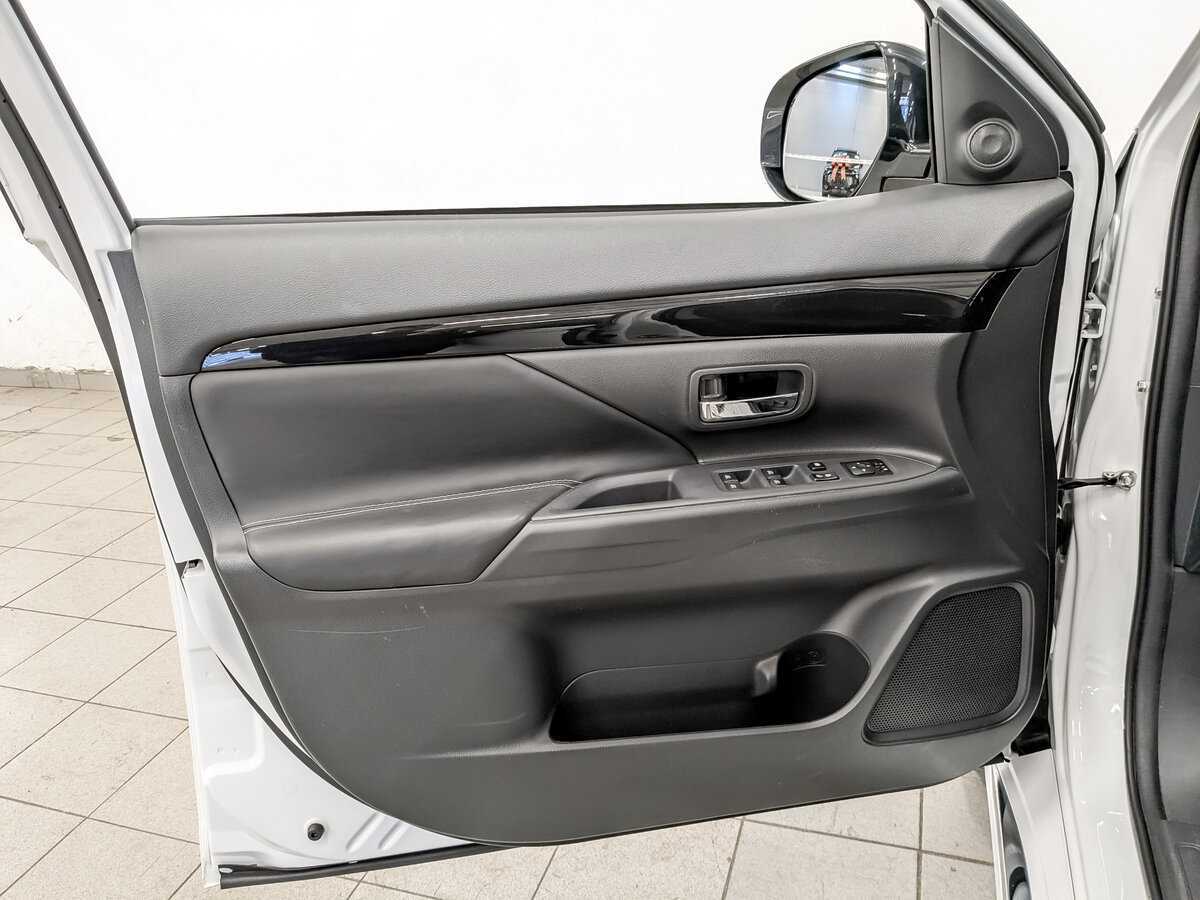 Mitsubishi Outlander б/у, 2022, Вариатор. Фото: #16