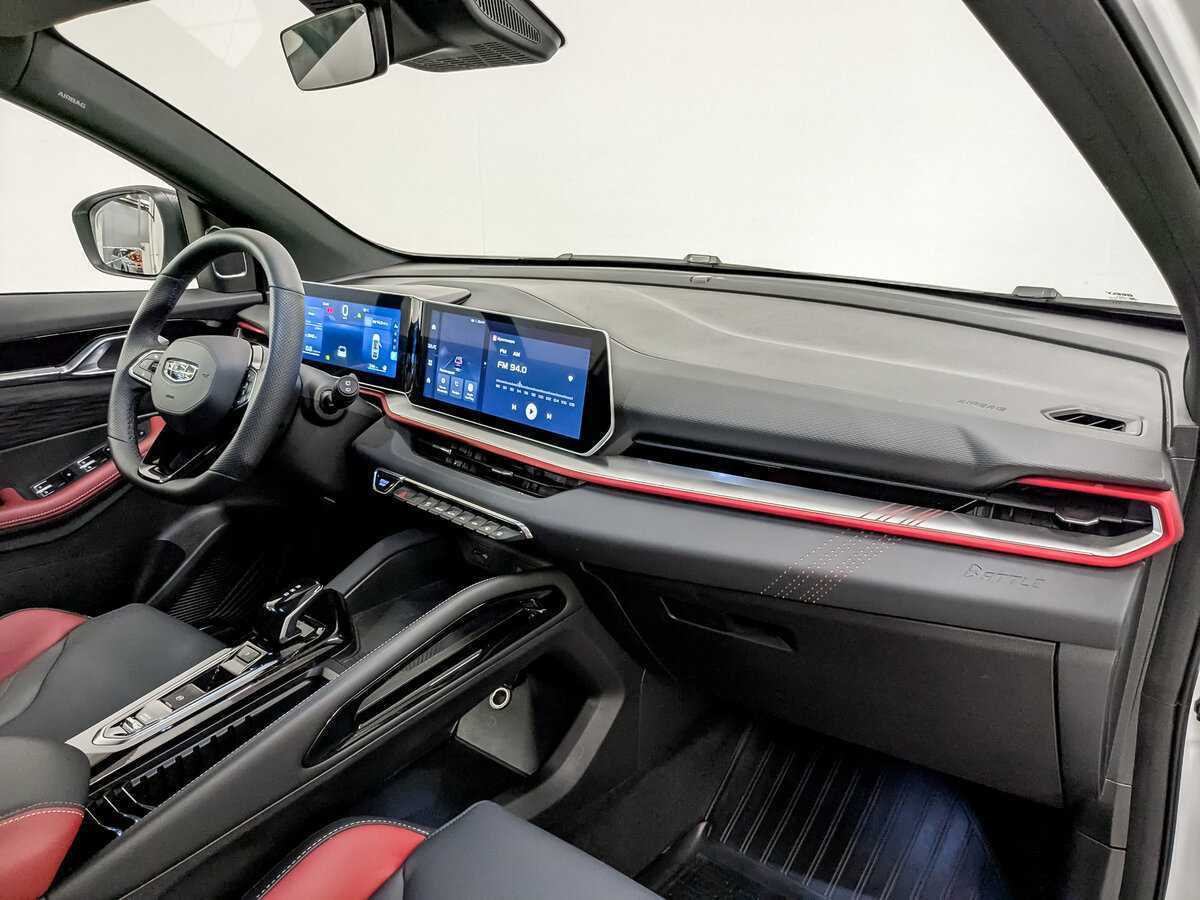 Geely Coolray б/у, 2024, Роботизированная. Фото: #10