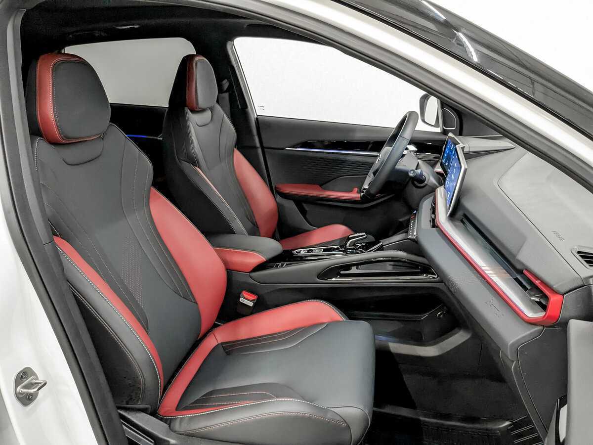 Geely Coolray б/у, 2024, Роботизированная. Фото: #19