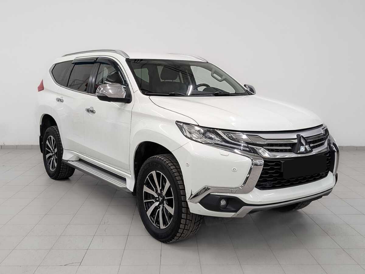 Mitsubishi Pajero Sport б/у, 2017, Автоматическая. Фото: #2