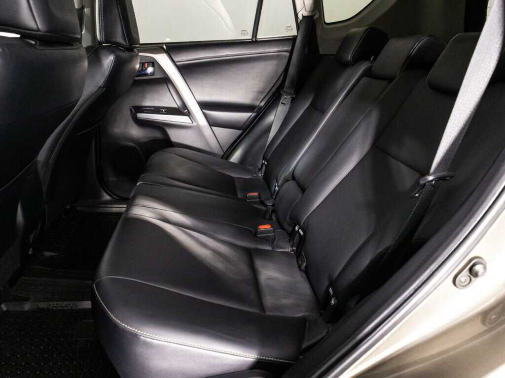 Toyota RAV4 б/у, 2017, Автоматическая. Фото: #9