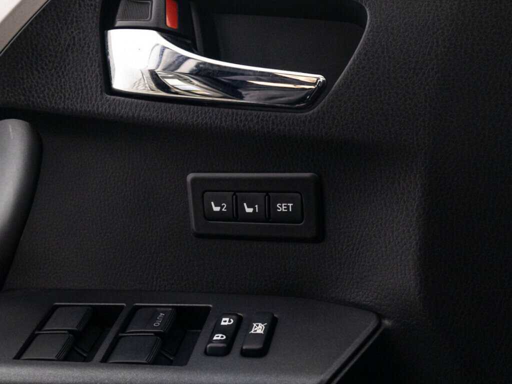 Toyota RAV4 б/у, 2017, Автоматическая. Фото: #17