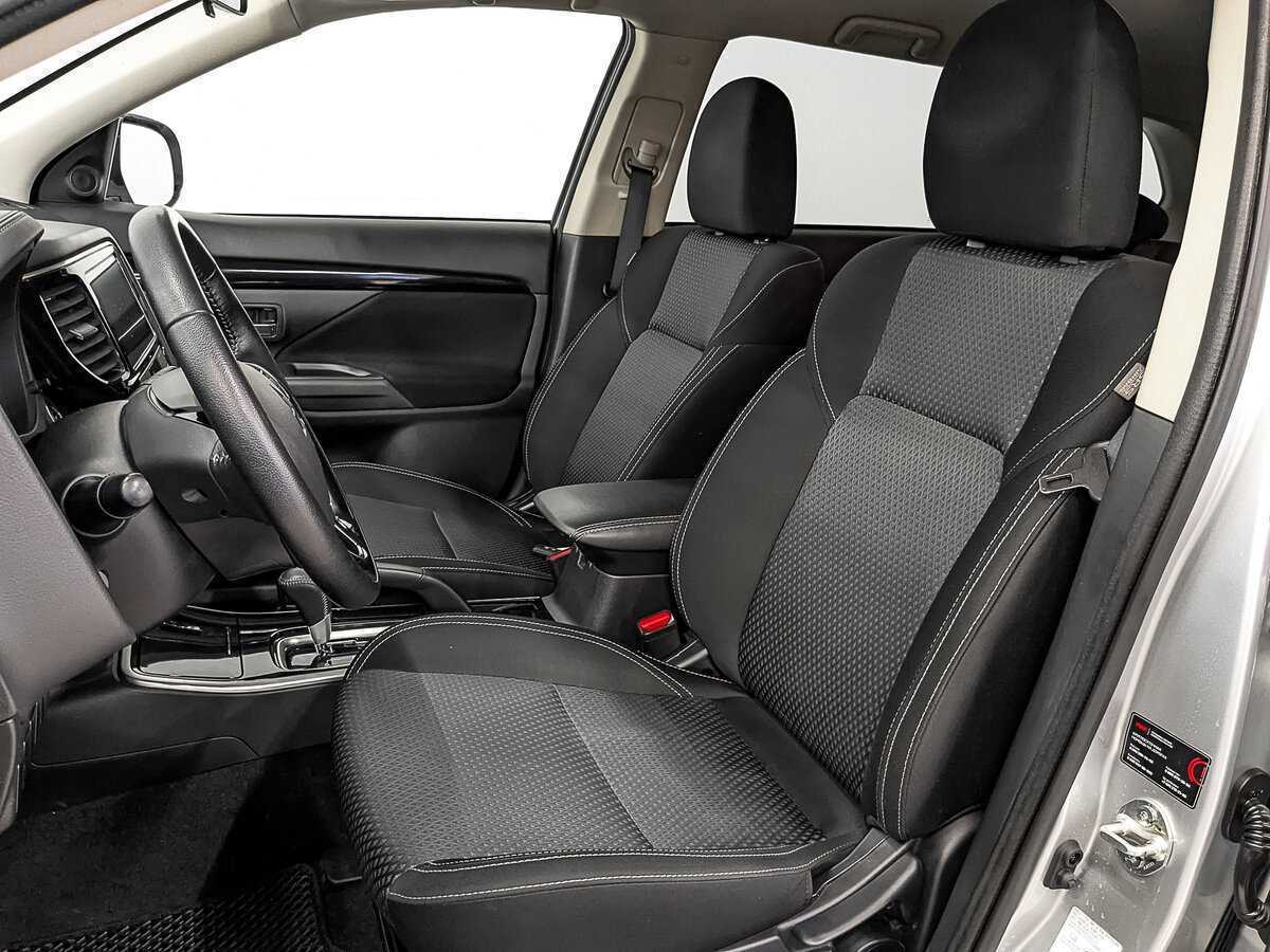 Mitsubishi Outlander б/у, 2020, Вариатор. Фото: #19