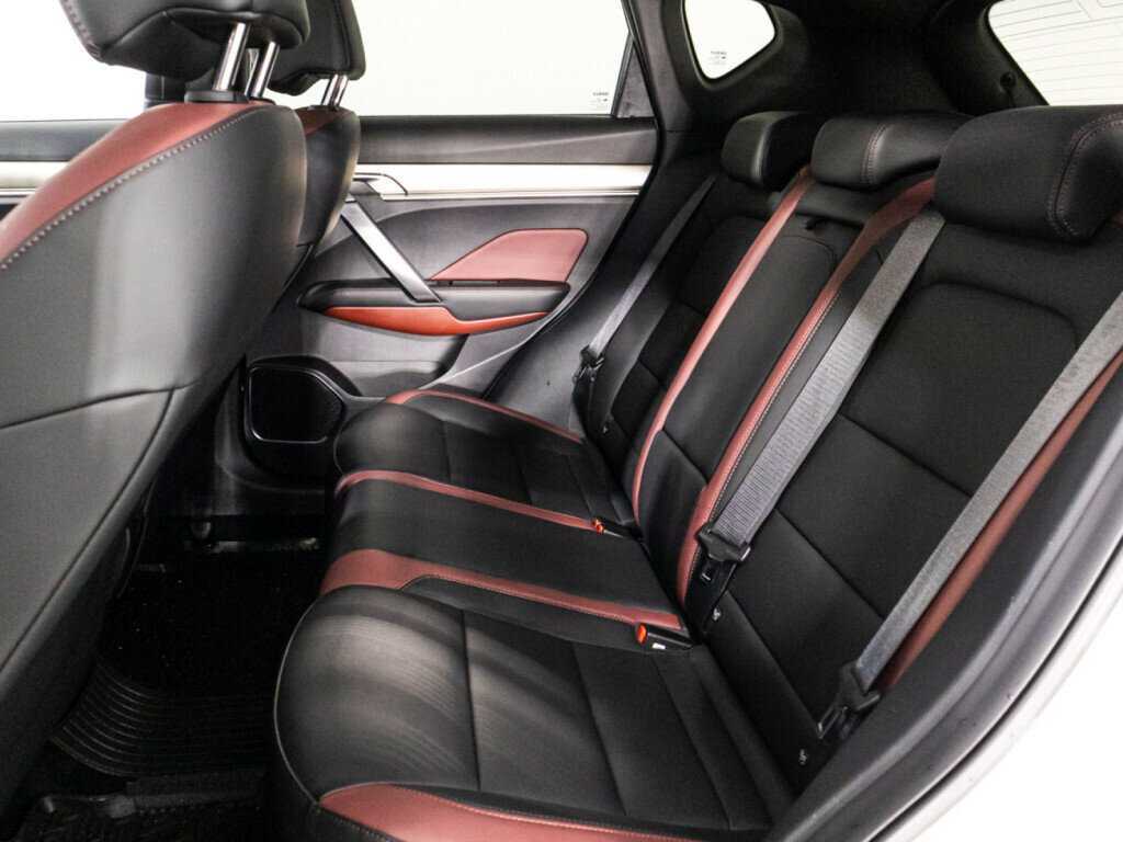 Geely Coolray б/у, 2023, Роботизированная. Фото: #9