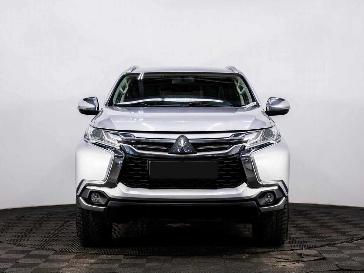 Mitsubishi Pajero Sport б/у, 2017, Механическая. Фото: #1