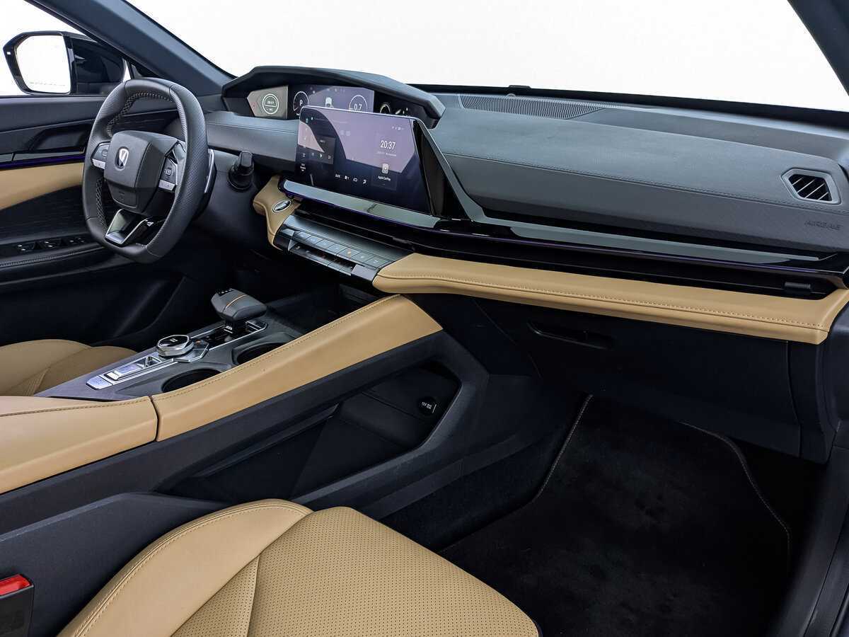 Changan UNI-V б/у, 2022, Роботизированная. Фото: #14