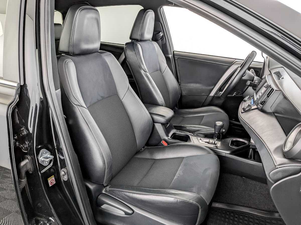 Toyota RAV4 б/у, 2017, Механическая. Фото: #21
